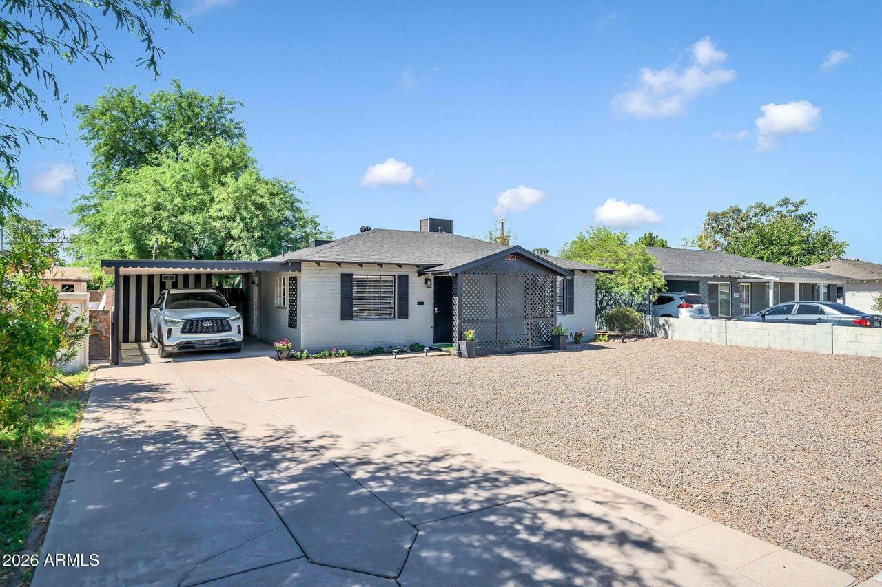 2221 W Clarendon Ave., Phoenix, AZ 85015
