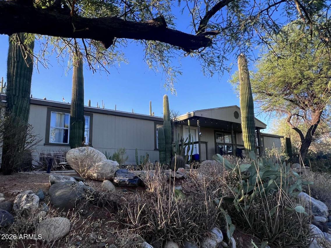19200 E Saguaro Dr., Black Canyon City, AZ 85324