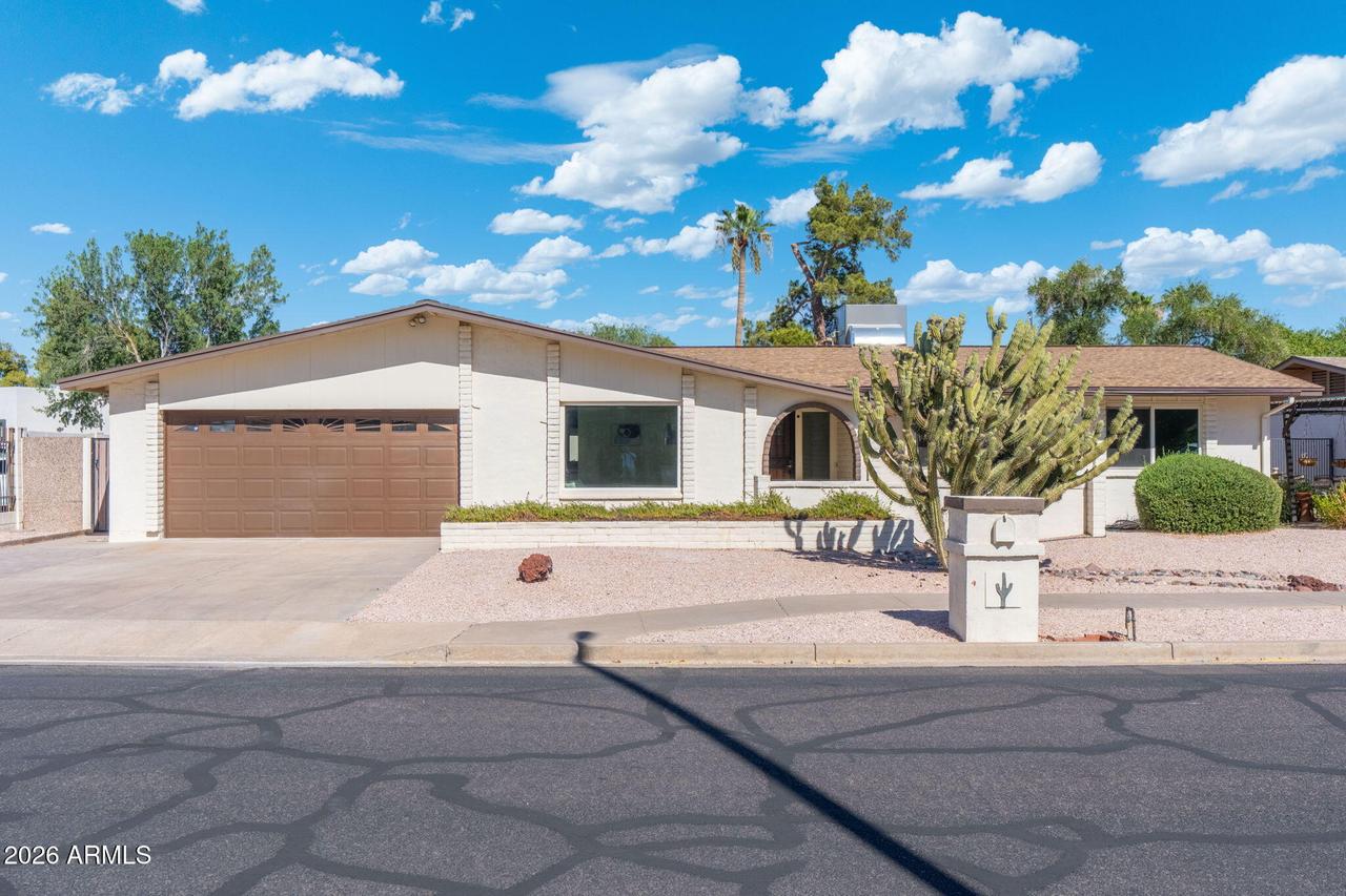 2531 W Campo Alegre Cir., Mesa, AZ 85202