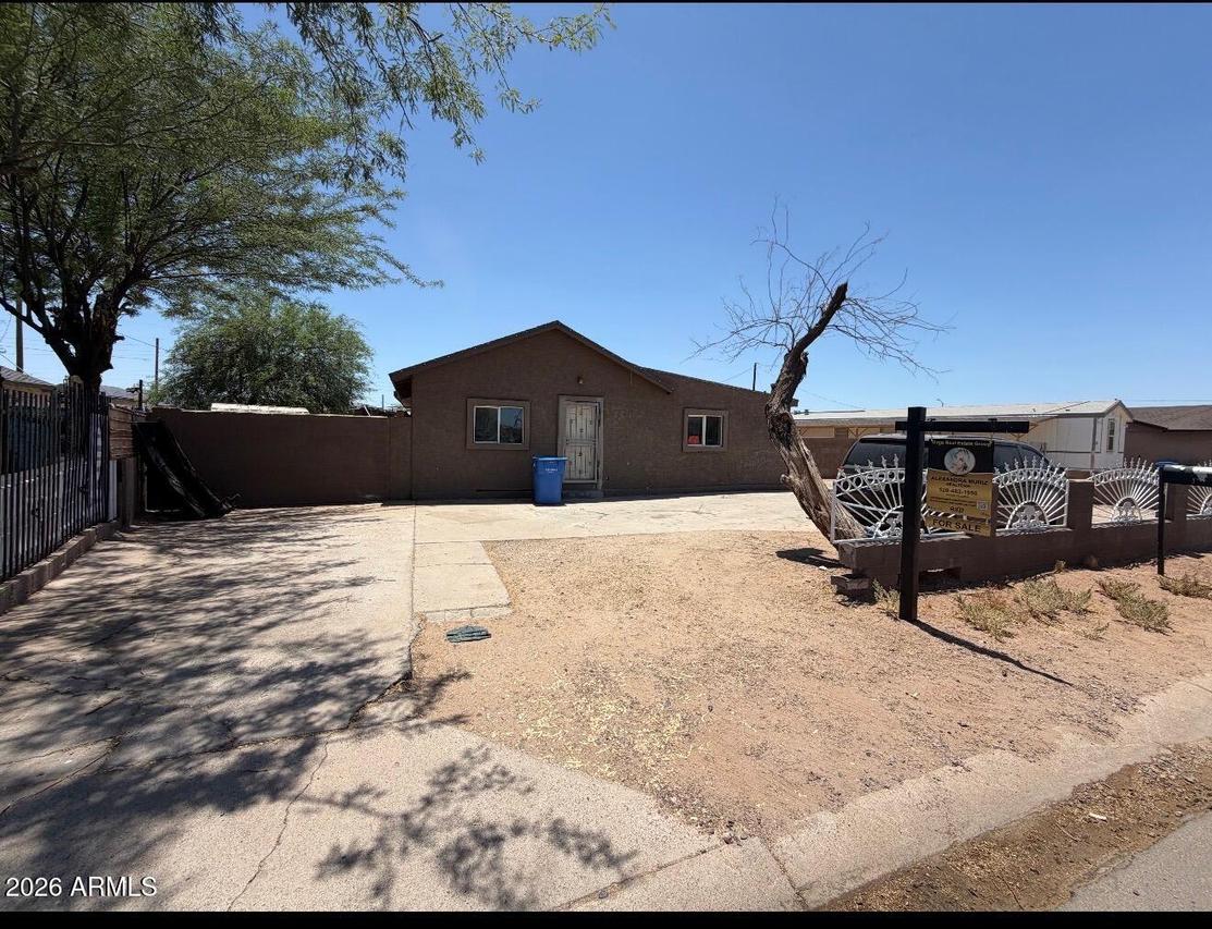 1709 E Encinas Ln., Phoenix, AZ 85040