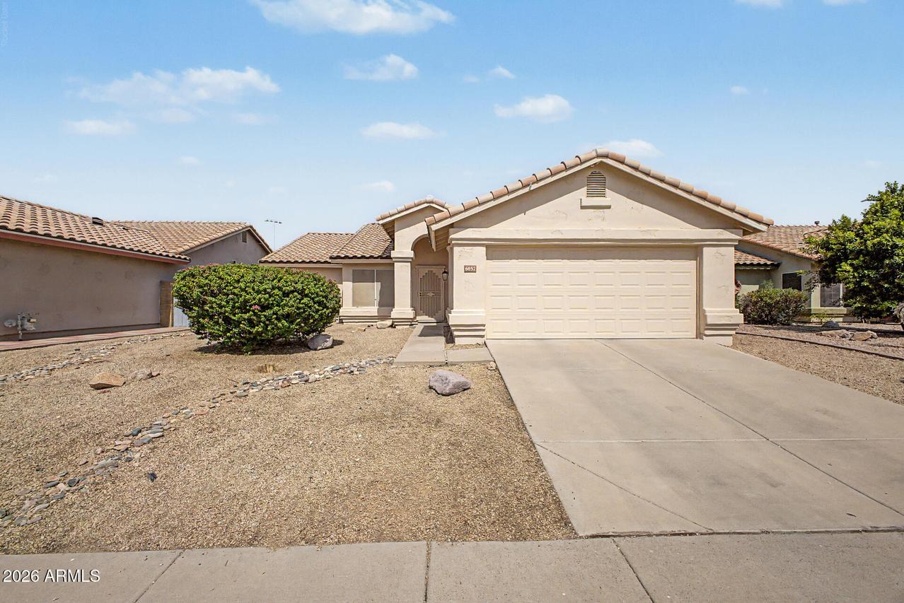 6657 N 77th Dr., Glendale, AZ 85303