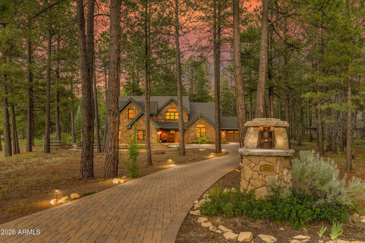2300 W Kiltie Ln., Flagstaff, AZ 86005