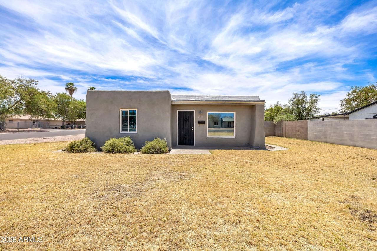 3301 W Lynwood St., Phoenix, AZ 85009