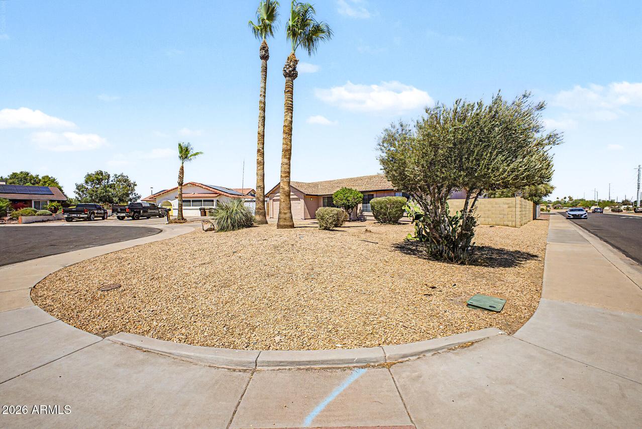 9051 N 72nd Dr., Peoria, AZ 85345