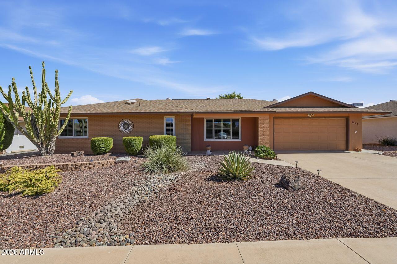 20013 N Willowcreek Cir., Sun City, AZ 85373