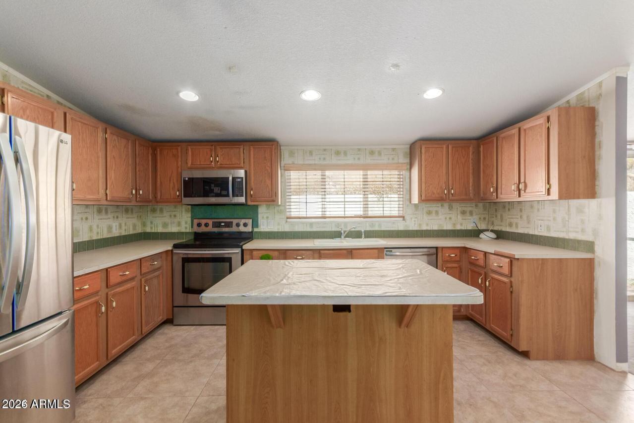 46908 N 27th Ave., New River, AZ 85087