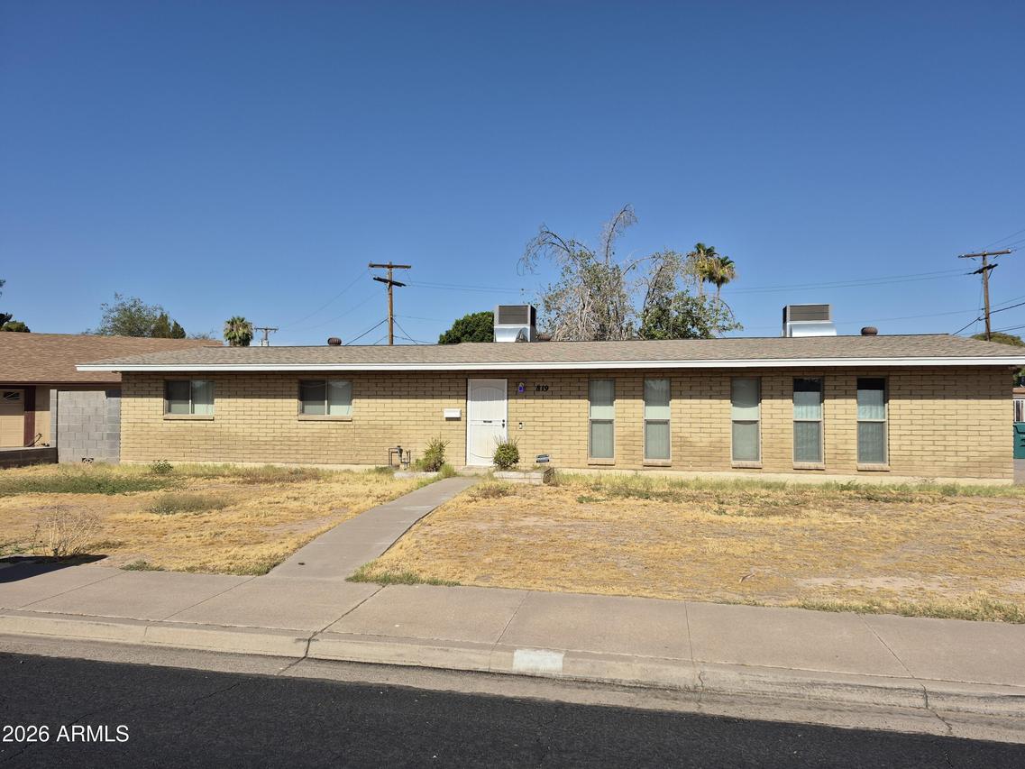 819 N Pioneer Dr., Mesa, AZ 85203