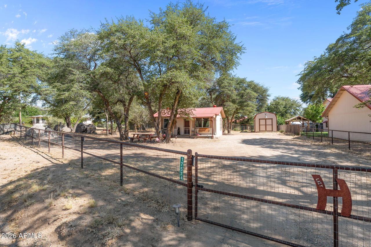 17574 W Foothill Rd., Yarnell, AZ 85362