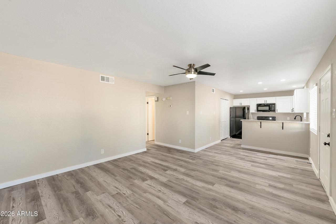 2726 E Beck Ln., Phoenix, AZ 85032