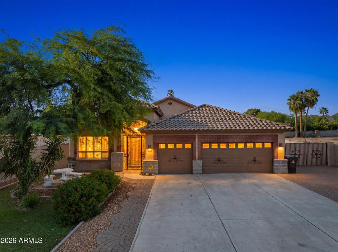 718 E Orangewood Ave., Phoenix, AZ 85020