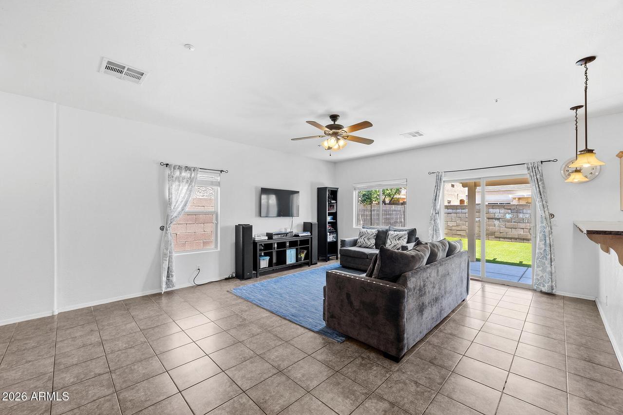 12961 N 88th Ln., Peoria, AZ 85381