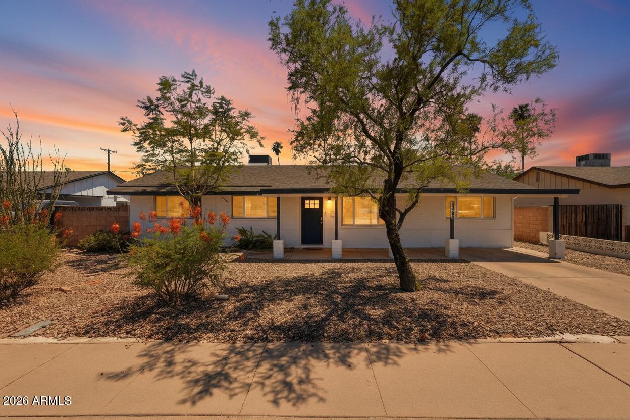 6937 E Moreland St., Scottsdale, AZ 85257