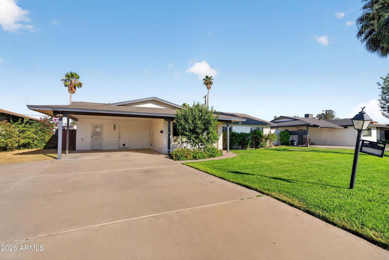 1657 N Old Colony Dr., Mesa, AZ 85201