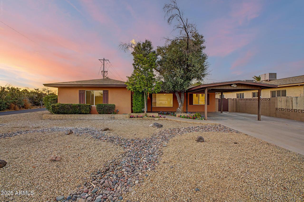 1002 E Glenn Dr., Phoenix, AZ 85020