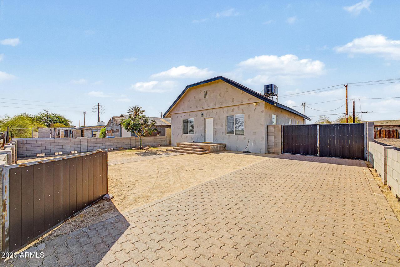 1526 E Marguerite Ave., Phoenix, AZ 85040