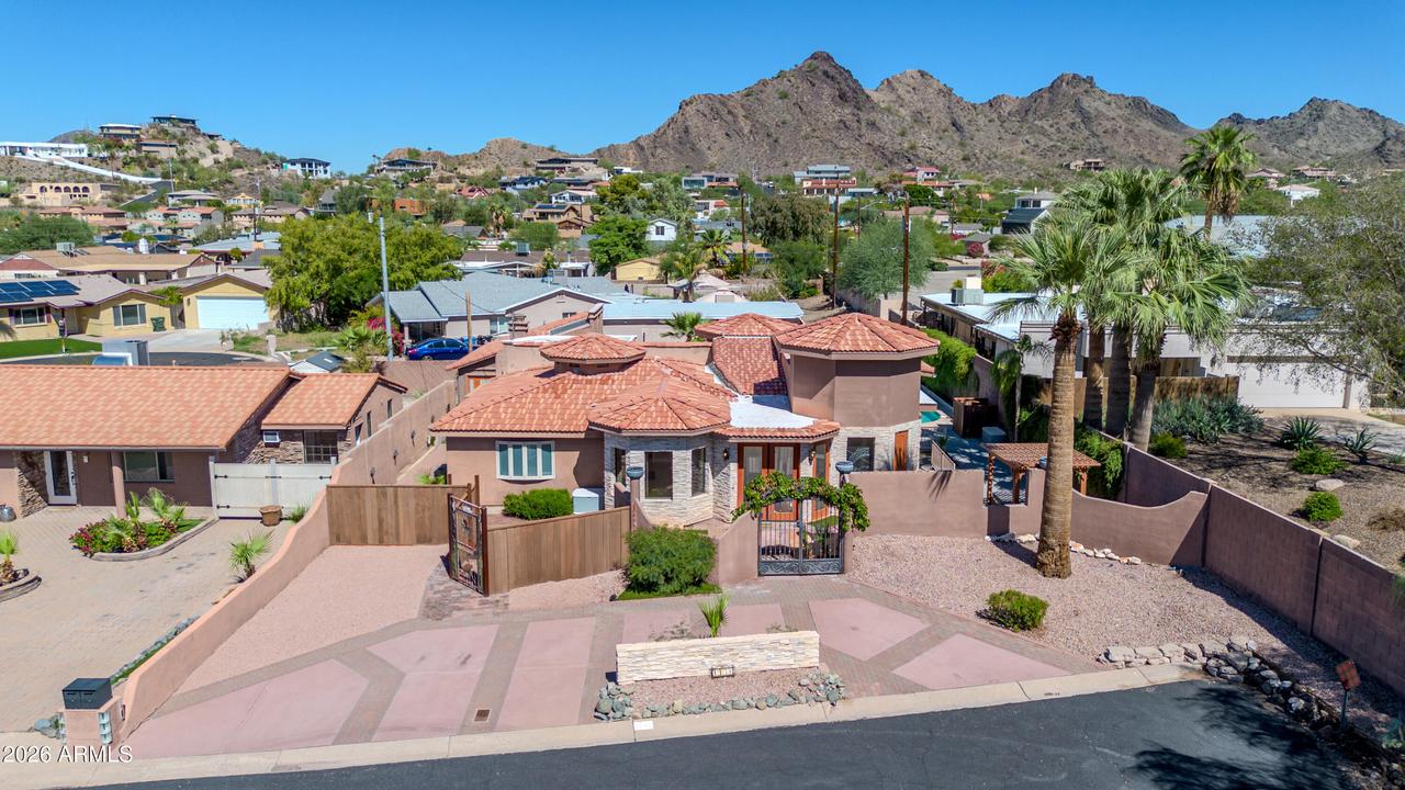 1450 E Royal Palm Rd., Phoenix, AZ 85020