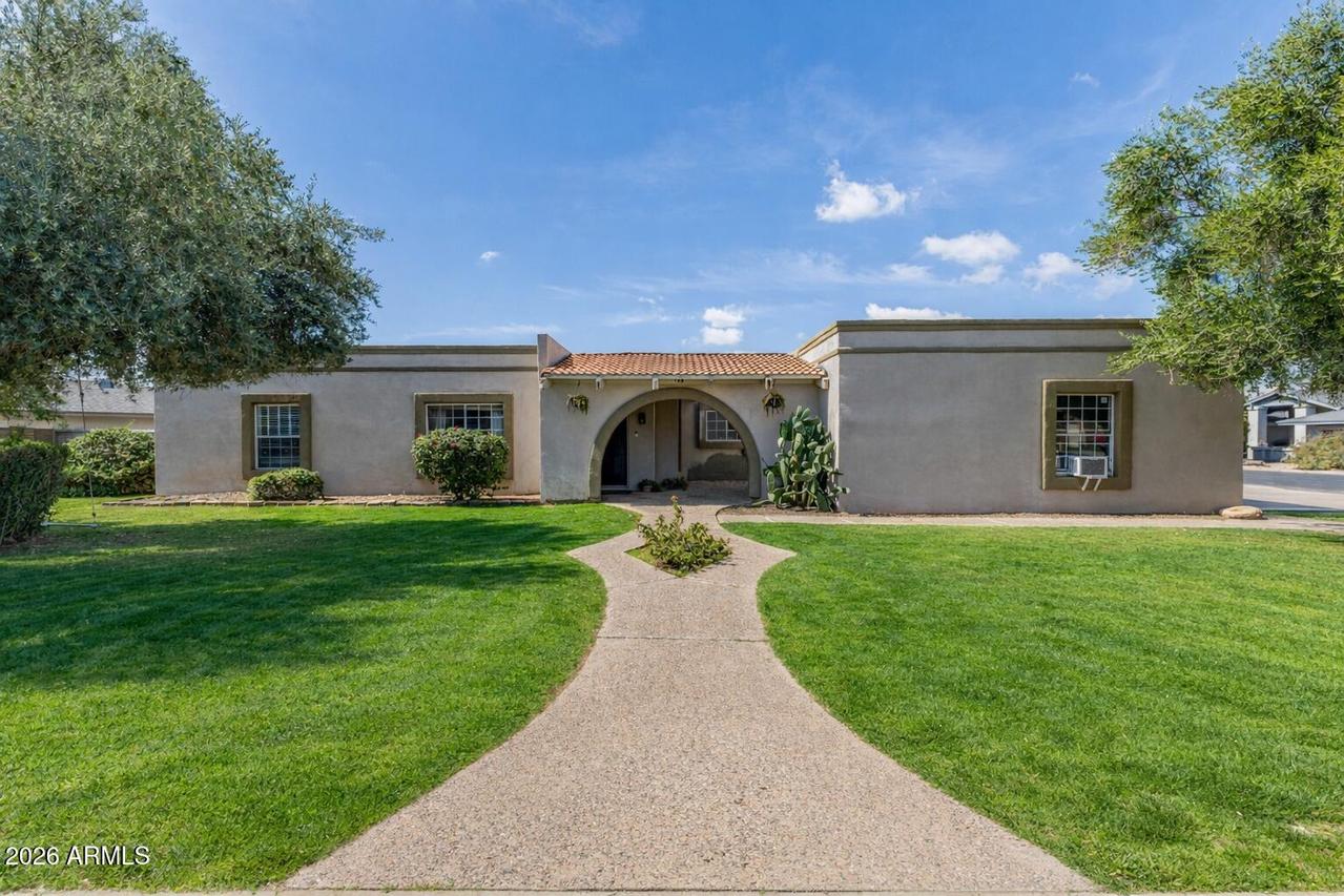 906 E Jasmine St., Mesa, AZ 85203