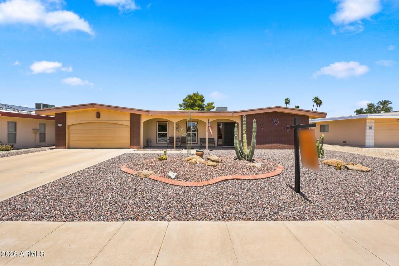11018 W Palmeras Dr., Sun City, AZ 85373