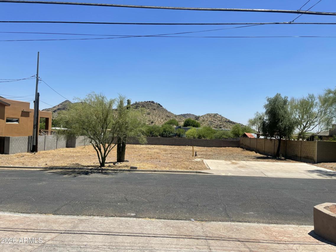 1833 E Ronald Rd. #-, Phoenix, AZ 85022