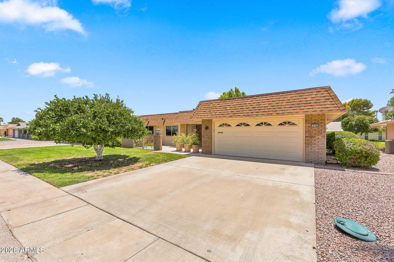 9705 W Sandstone Dr., Sun City, AZ 85351