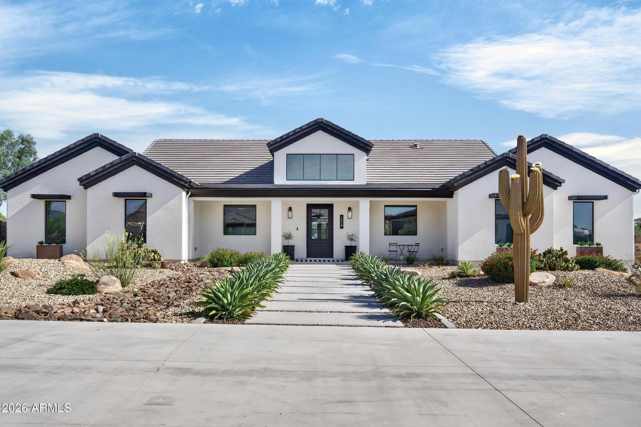 1519 E Dolores Rd., Phoenix, AZ 85086