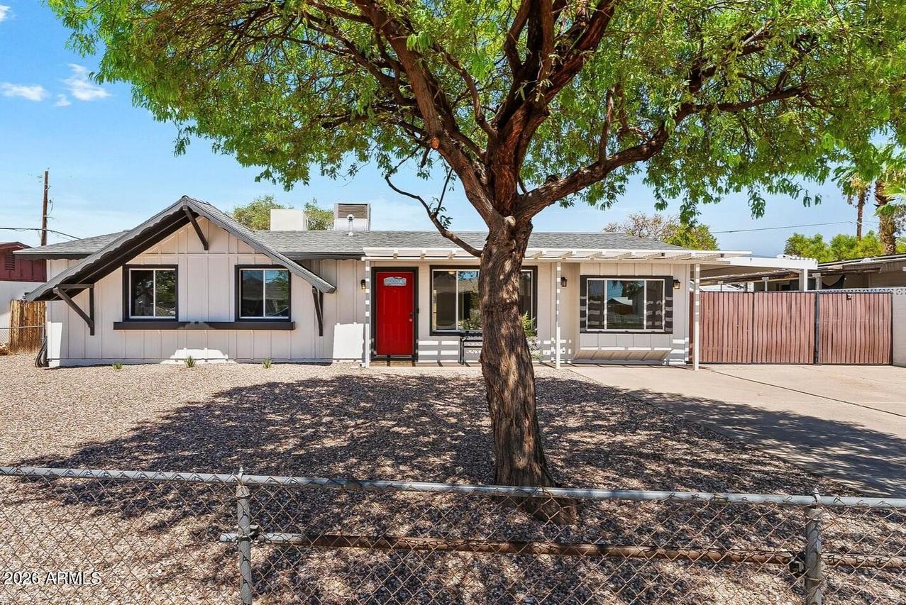 2240 W Paradise Dr., Phoenix, AZ 85029