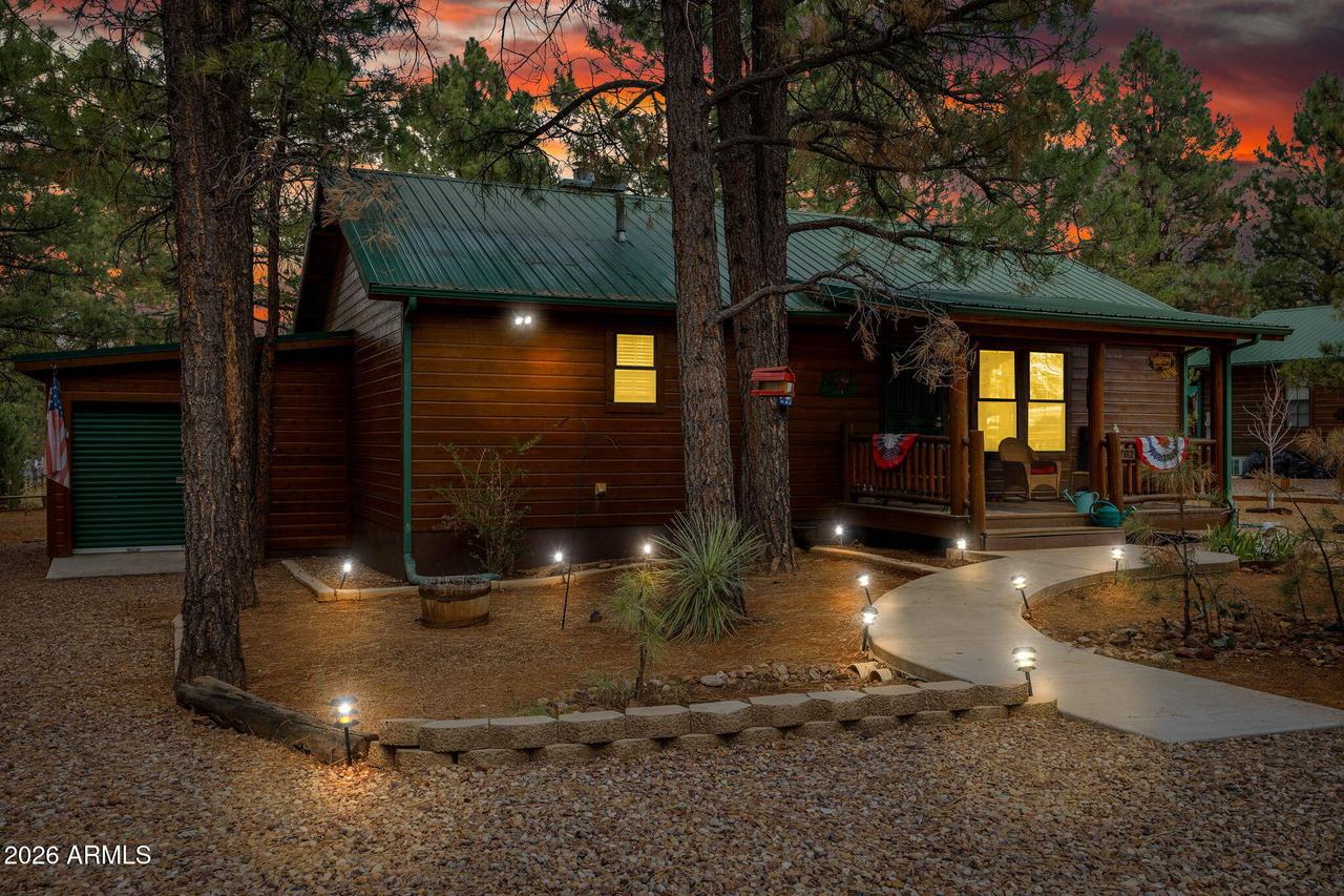 2702 Palomino Tr., Overgaard, AZ 85933