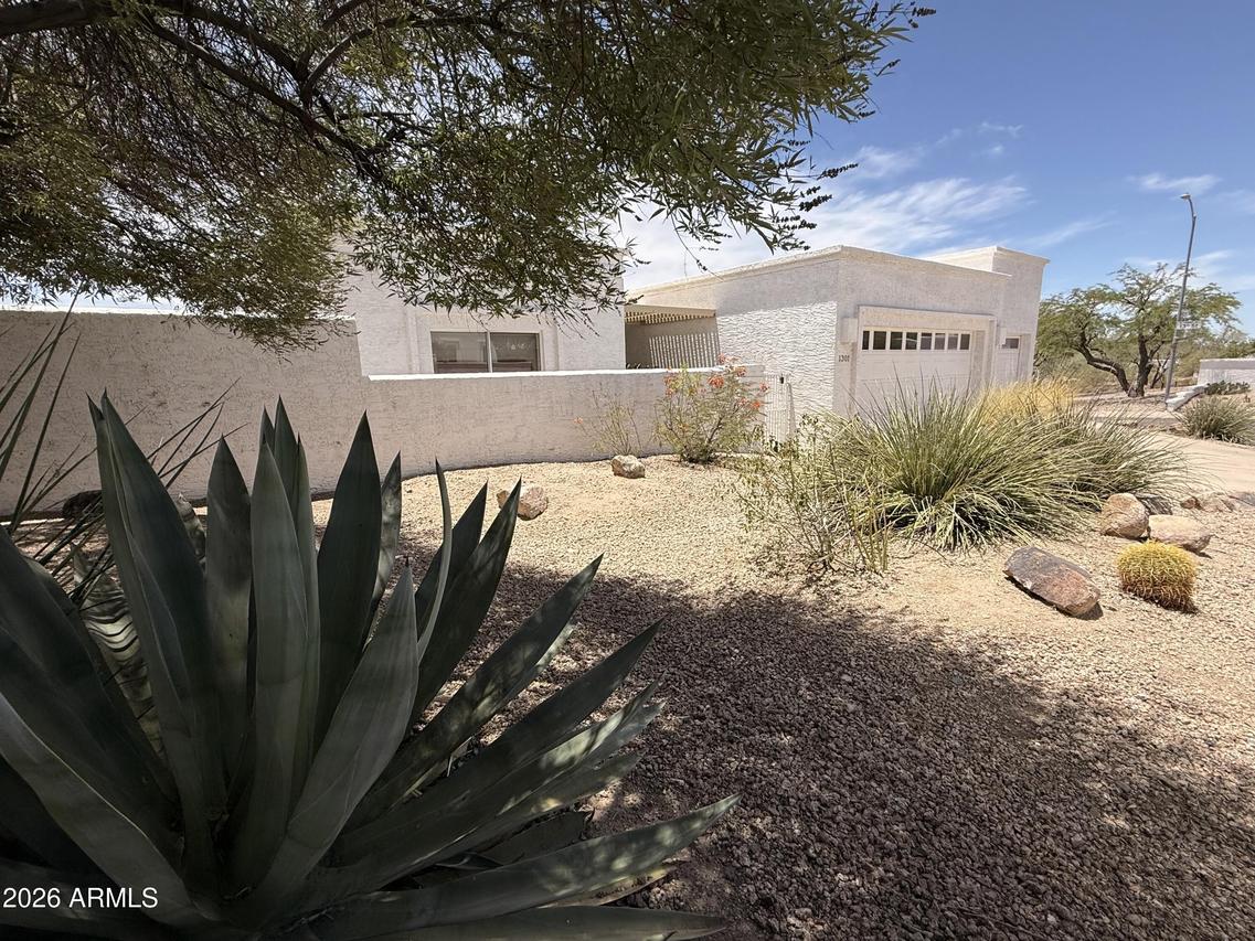 1301 E Rowlands Ln., Phoenix, AZ 85022