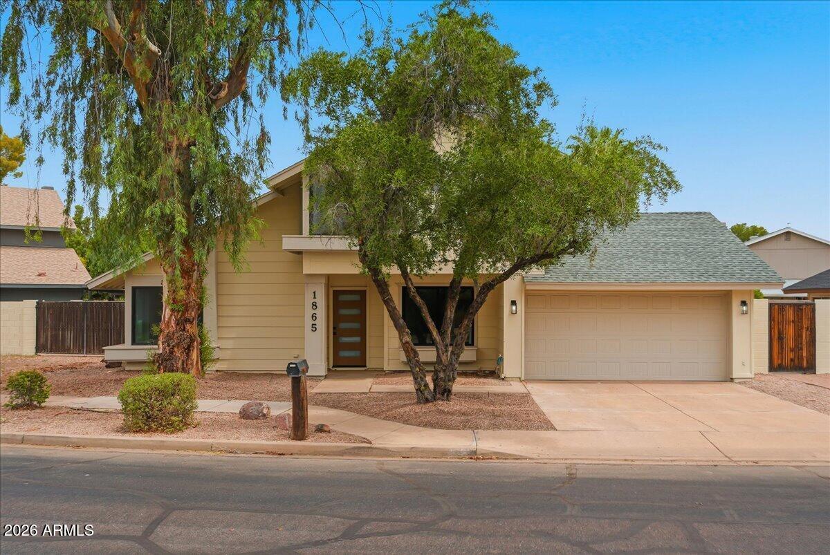 1865 S Ash Cir., Mesa, AZ 85202