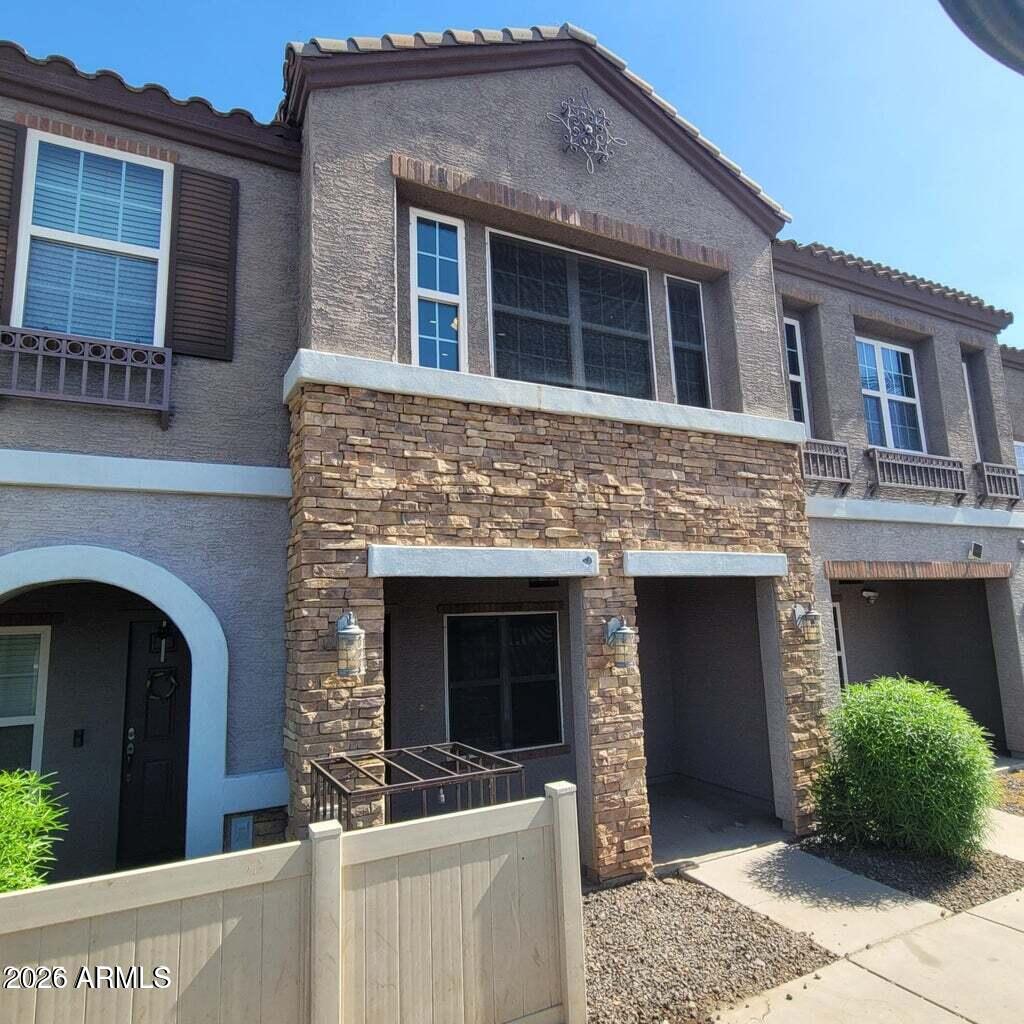 2367 E Huntington Dr., Phoenix, AZ 85040