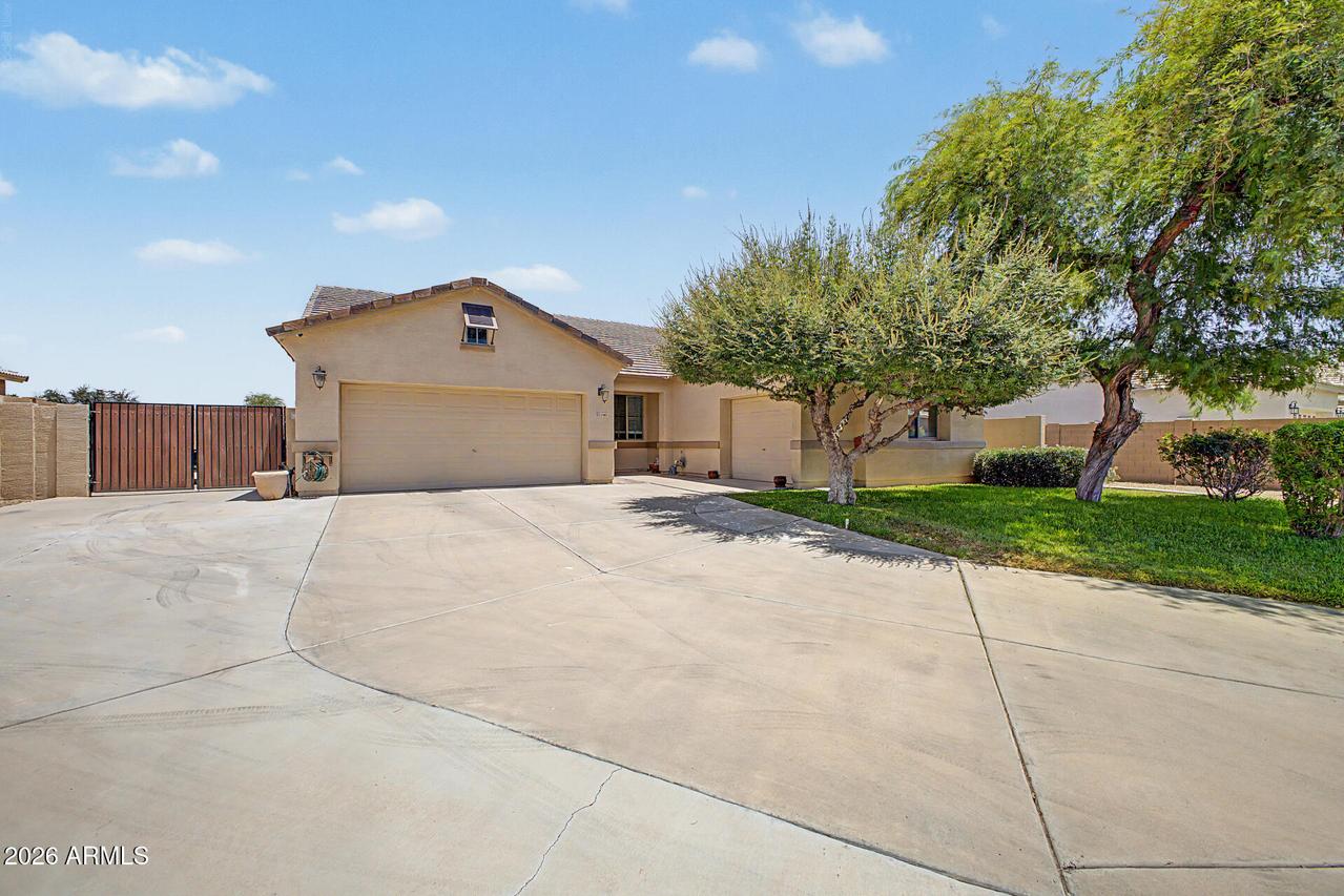 1300 E Bosi Ct., San Tan Valley, AZ 85140