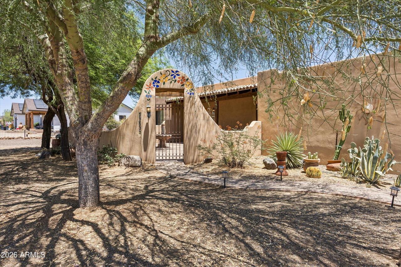 39507 N 10th St., Phoenix, AZ 85086