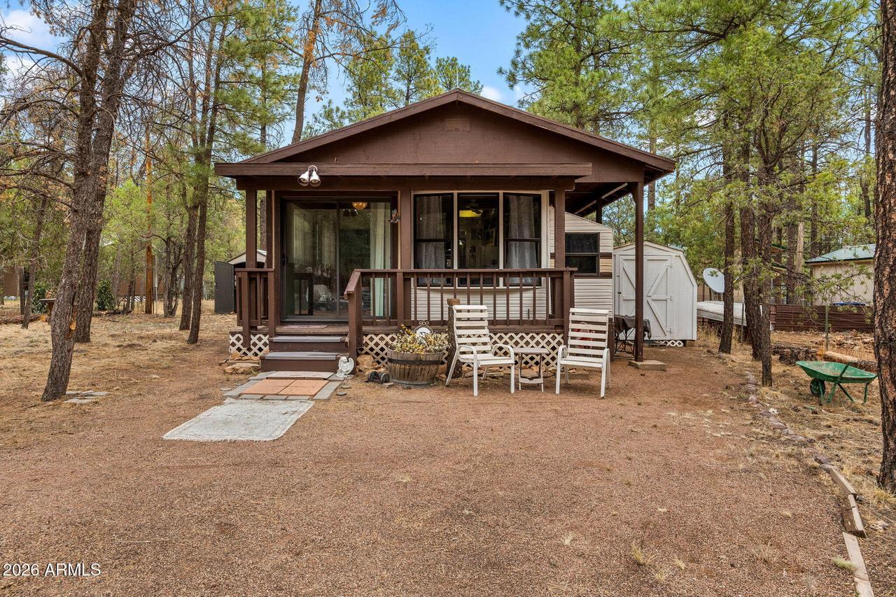 2164 S Woods Dr., Overgaard, AZ 85933