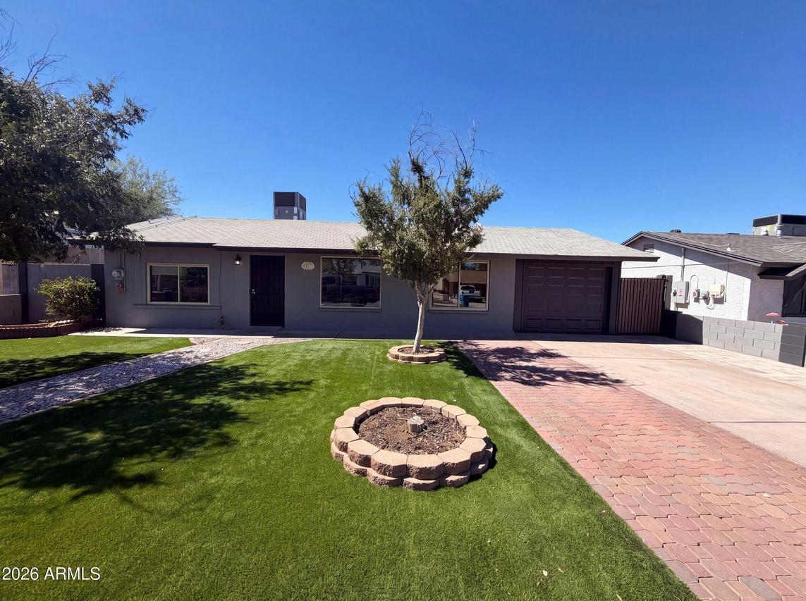 2027 W Corrine Dr., Phoenix, AZ 85029
