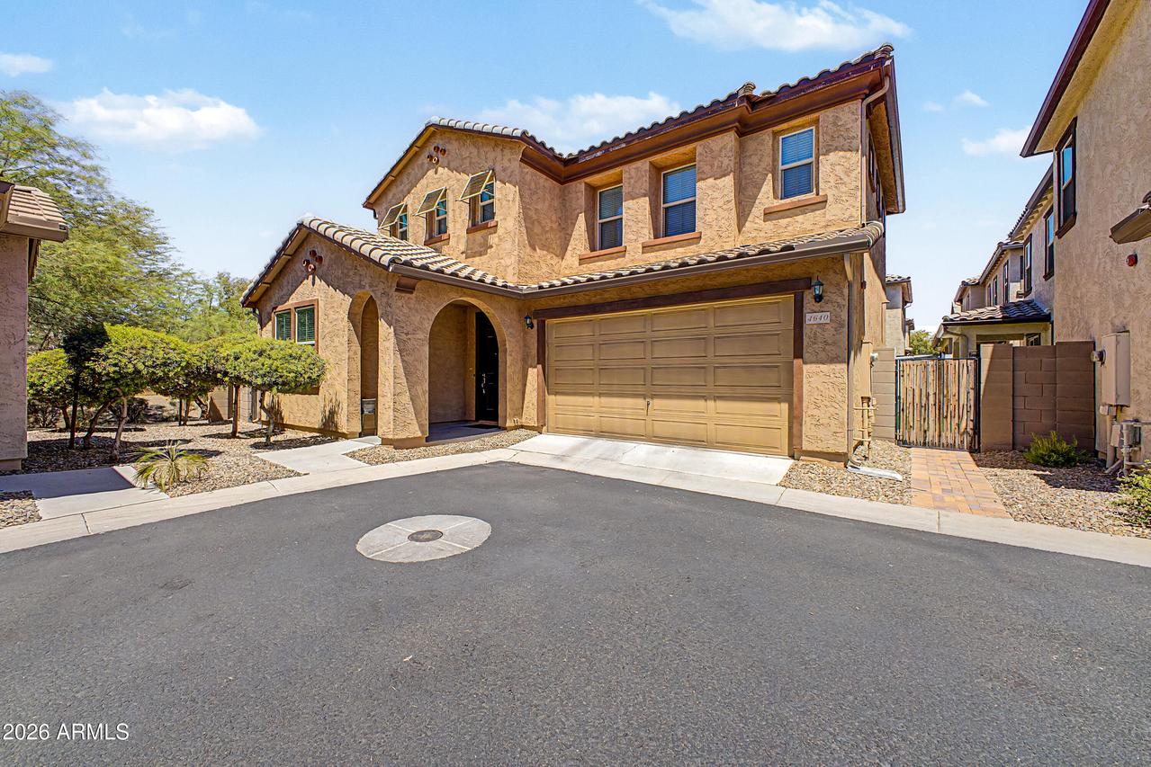 4640 E Beck Ln., Phoenix, AZ 85032