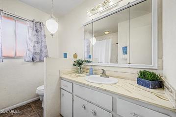 13823 N 34th Ave., Phoenix, AZ 85053
