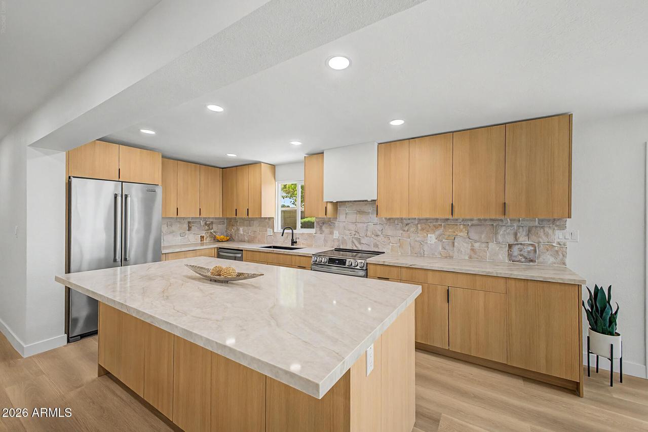 3440 E Sunnyside Dr., Phoenix, AZ 85028