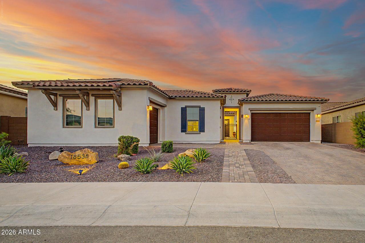 18538 W Thunderhill Pl., Goodyear, AZ 85338