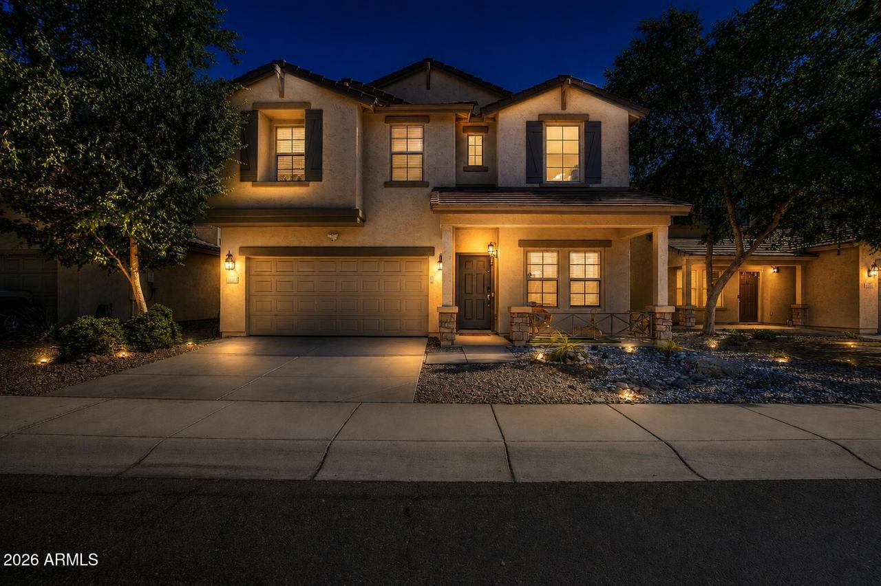 2015 W Davis Rd., Phoenix, AZ 85023