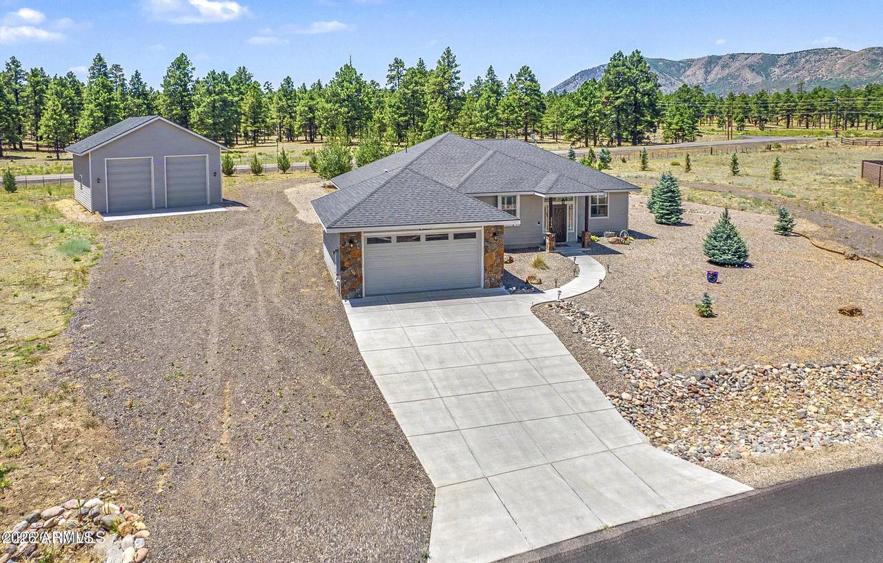 10290 Lundin Rd., Flagstaff, AZ 86004