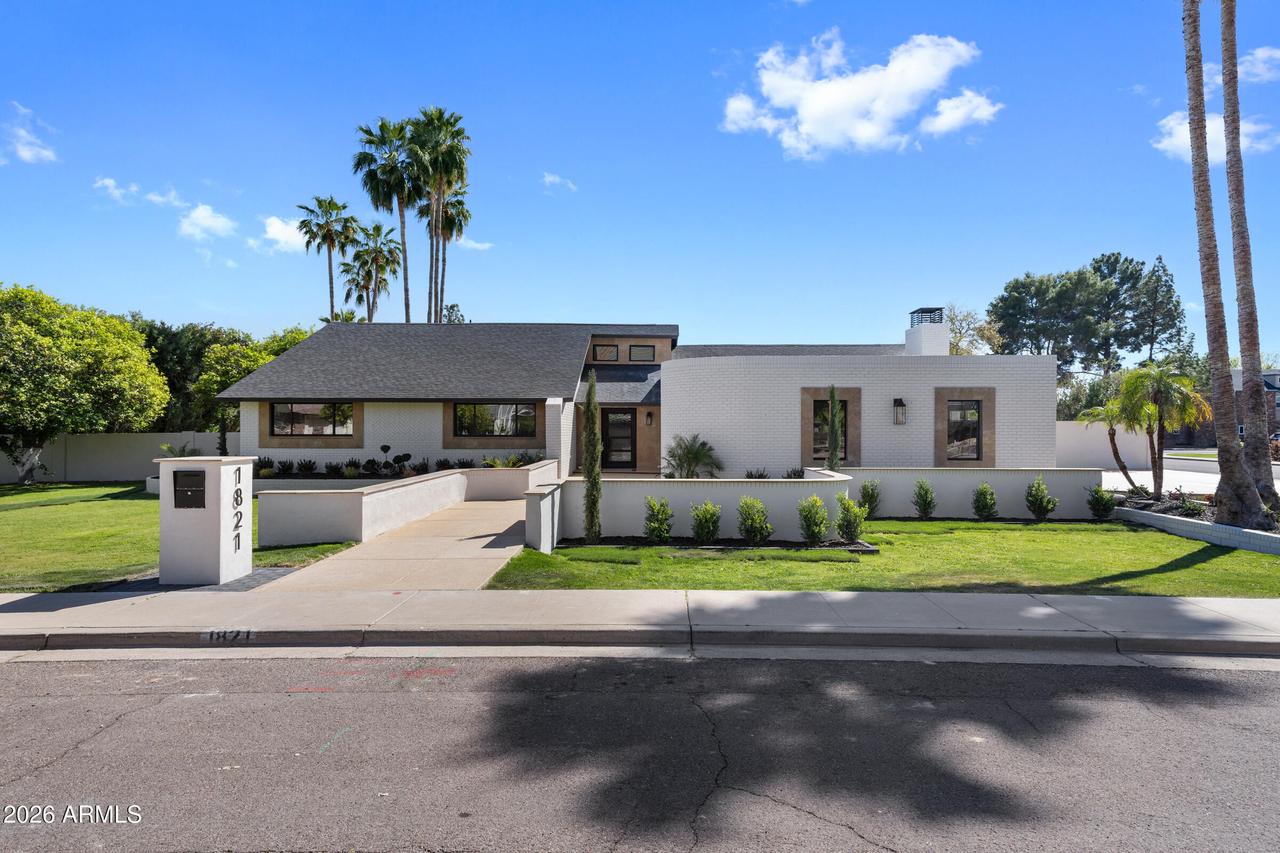 1821 E Lynwood St., Mesa, AZ 85203