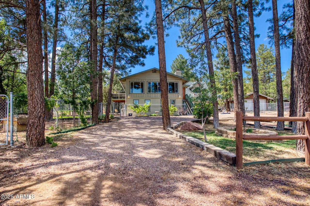 2611 Ellsworth Ave., Show Low, AZ 85901
