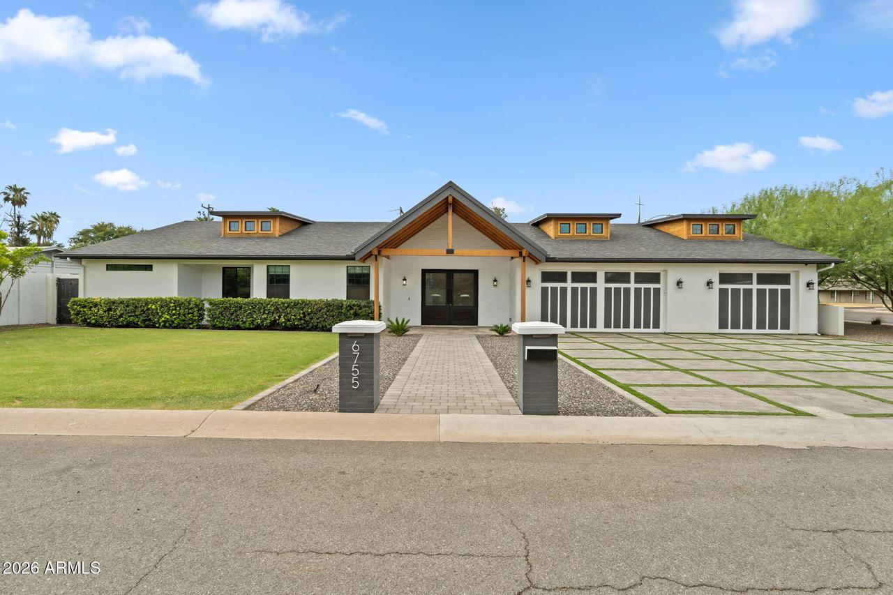 6755 N 7th Ave., Phoenix, AZ 85013