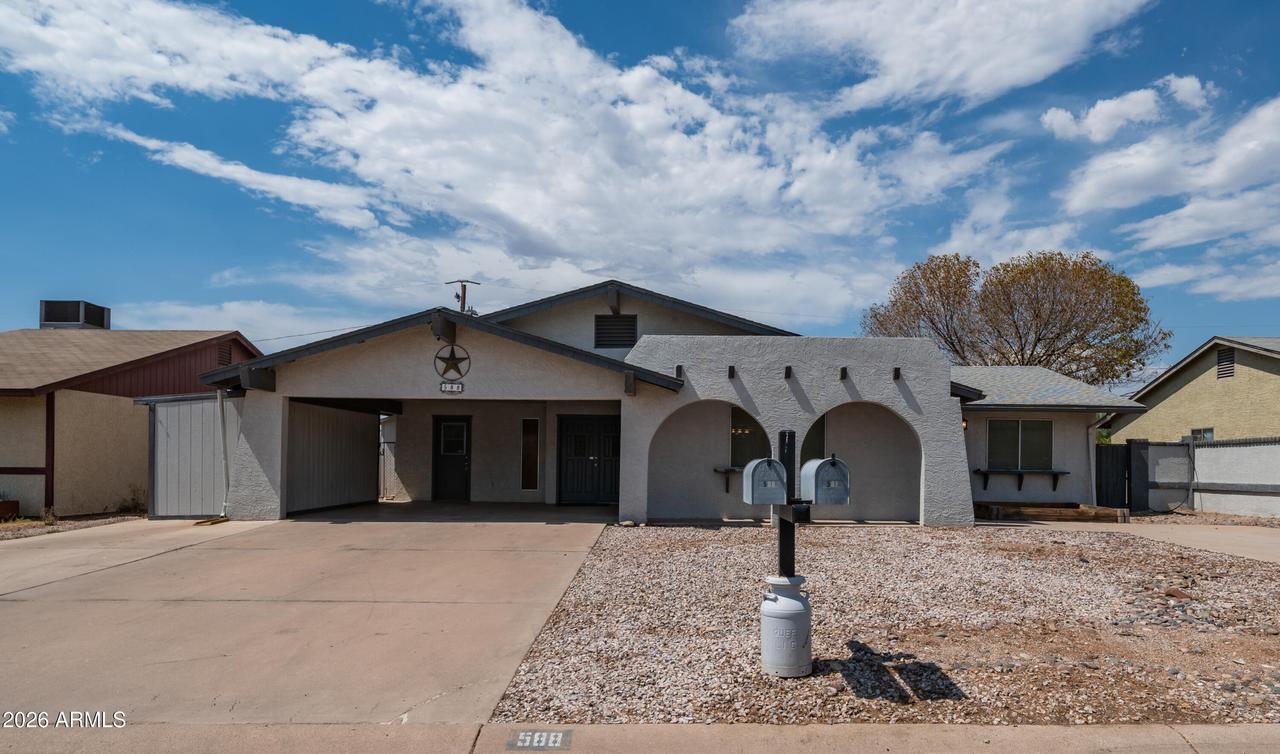 588 W 21st Ave., Apache Junction, AZ 85120