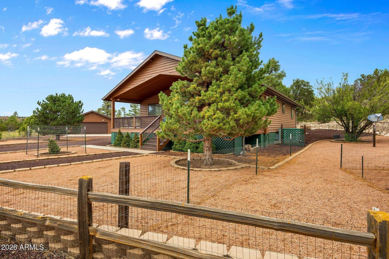3423 Tonto Dr., Overgaard, AZ 85933