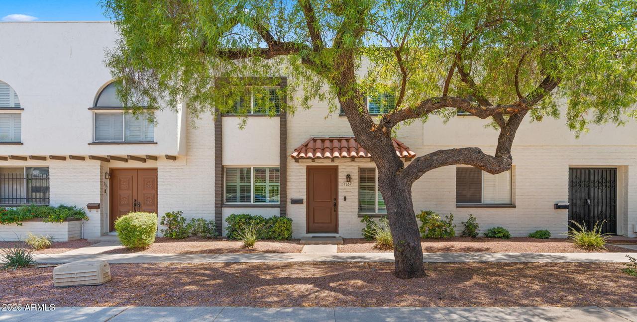 7669 E Montecito Ave., Scottsdale, AZ 85251