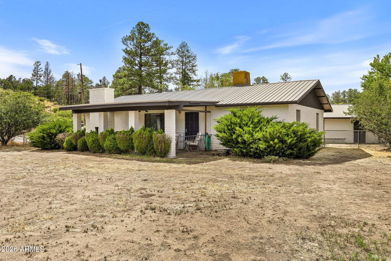2819 Pine Hill Dr., Overgaard, AZ 85933