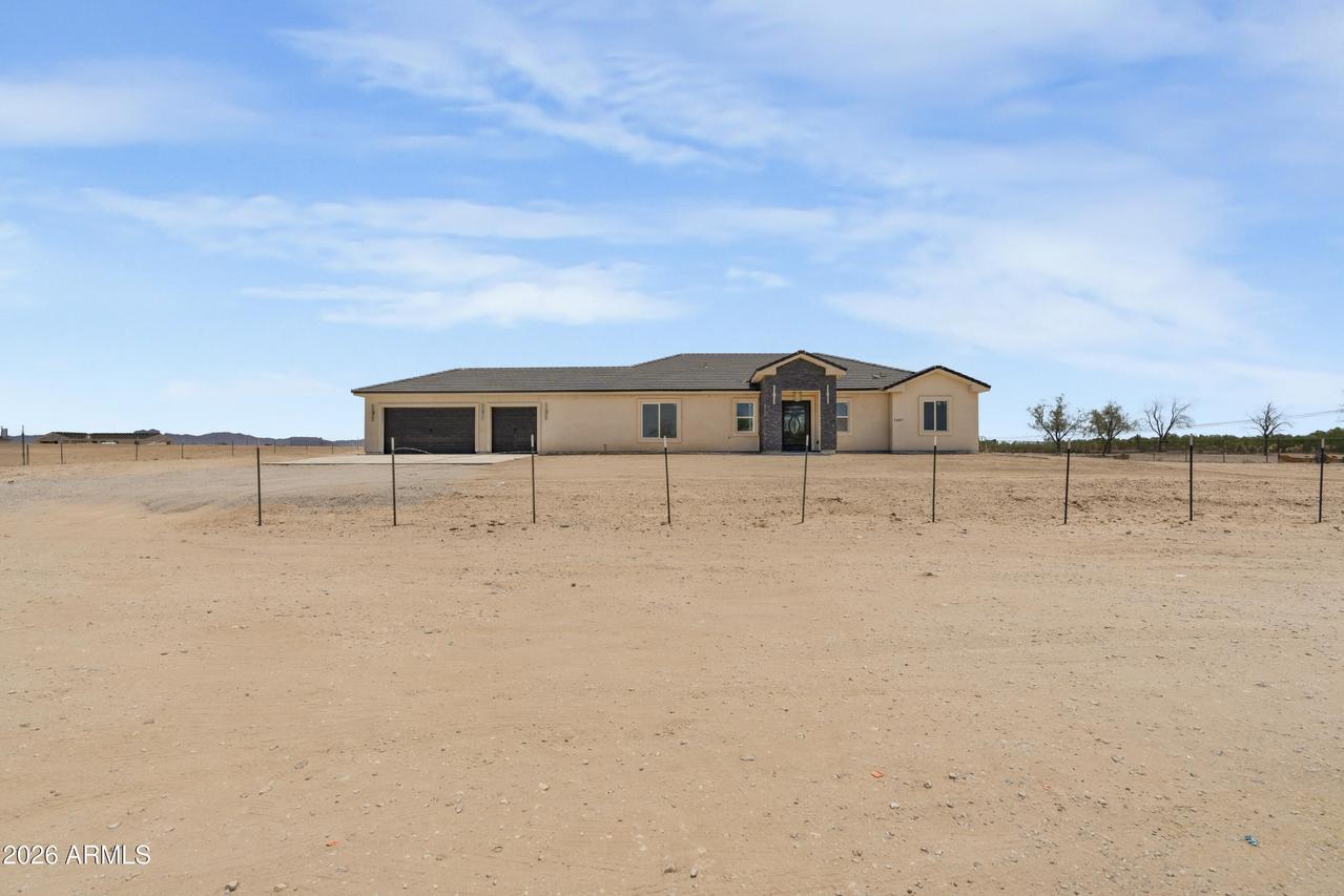 2407 S 336th Ave., Tonopah, AZ 85354