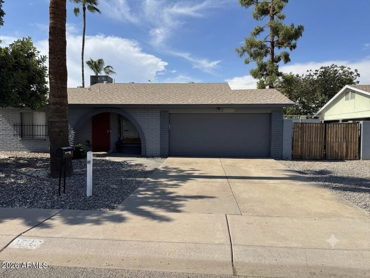 2840 W Michelle Dr., Phoenix, AZ 85053
