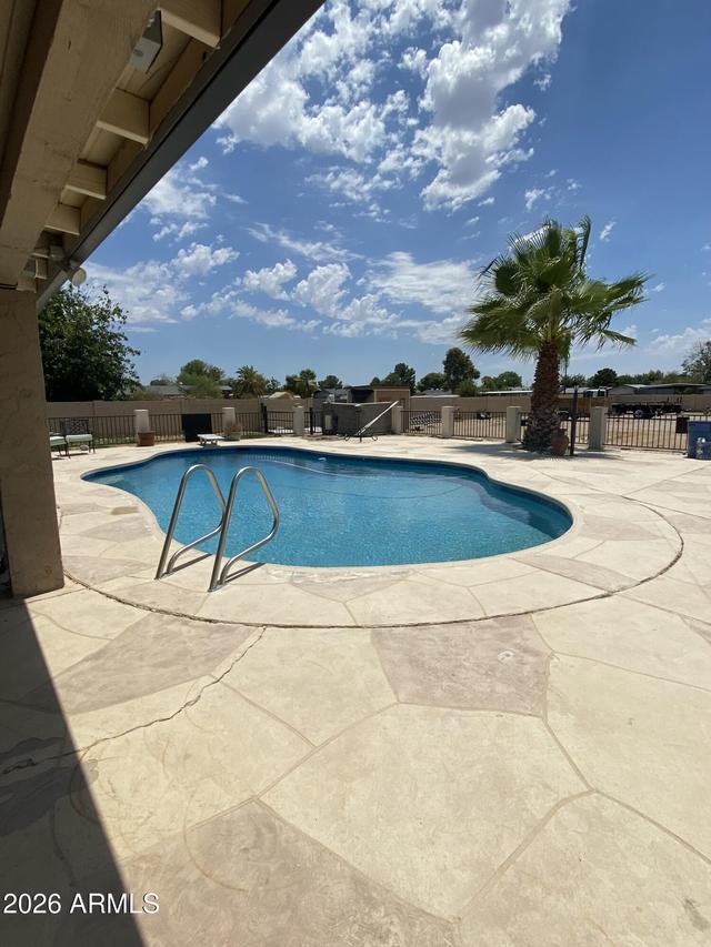 5241 W Tierra Buena Ln., Glendale, AZ 85306